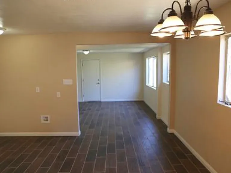206 Belle Ave — Photo 1
