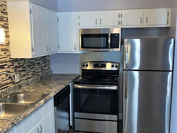 2nd image of 228 Des Plaines Ave APT 507