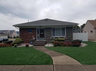 595 Susquehanna Ave, Wyoming, PA 18644