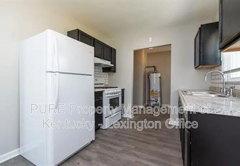 817 Marcellus Dr — Photo 9