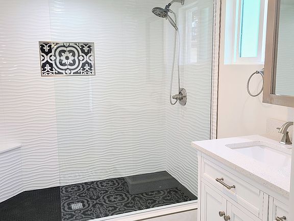 5th image of 8357 Fountain Ave
