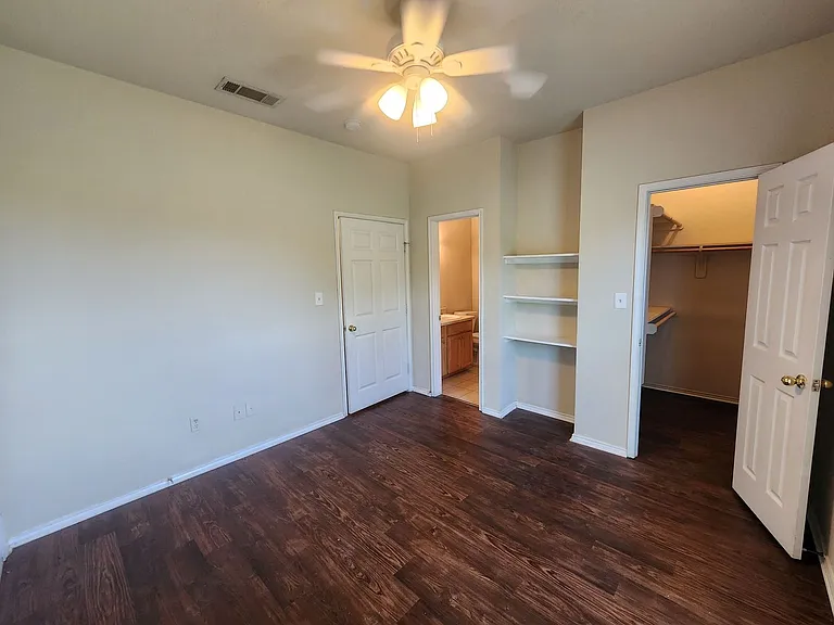 106 Collett Ct — Photo 12
