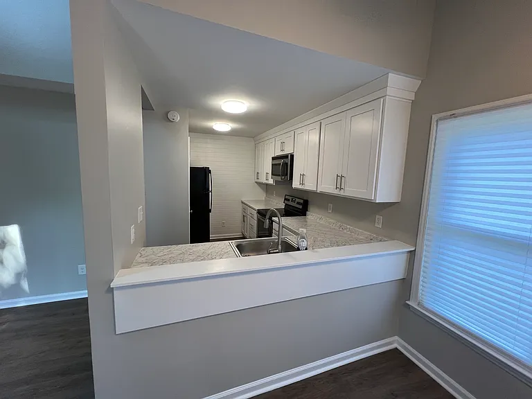 8314 McGuire Dr — Photo 2