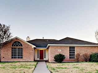 663 NW Summercrest Blvd, Burleson, TX 76028