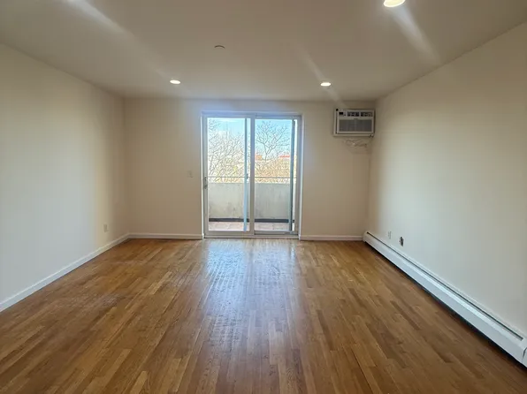 3368 Shore Pkwy #6, Brooklyn, NY 11235