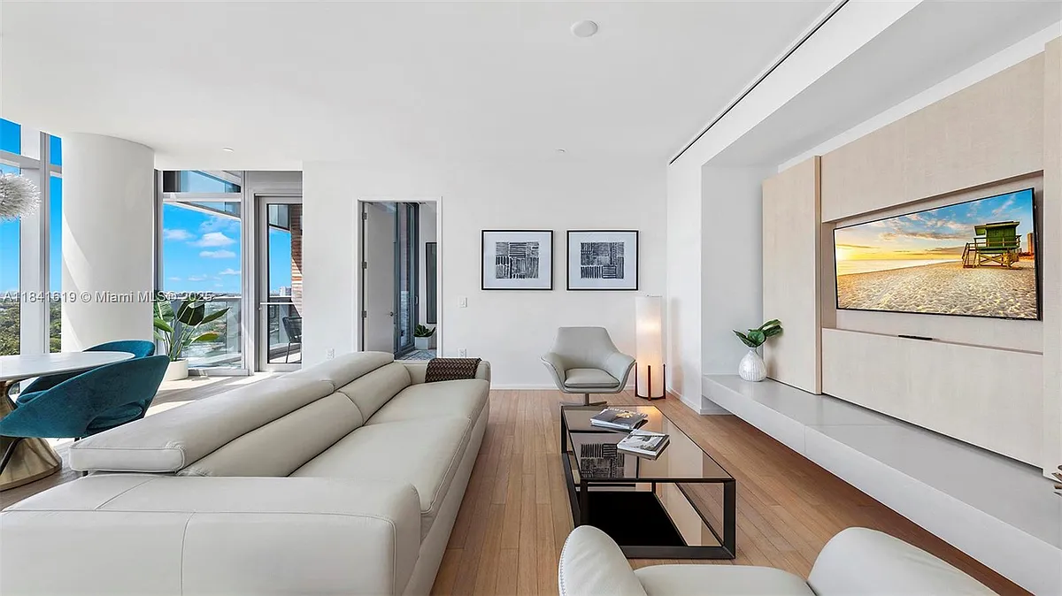 Building Photo - 2901 Collins Ave #1403