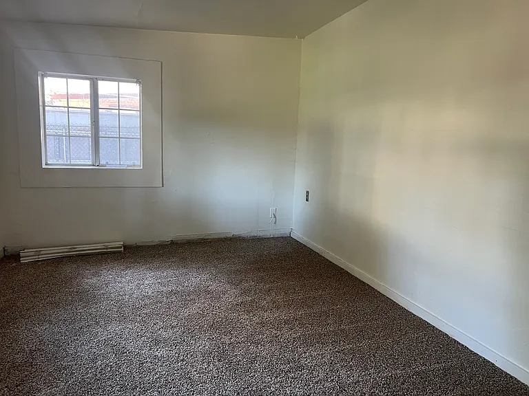 2024 Willow Ave — Photo 10