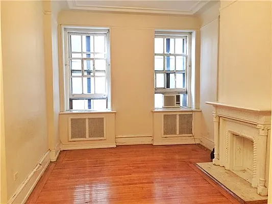 Rented by Century 21 Metropolitan | media 7