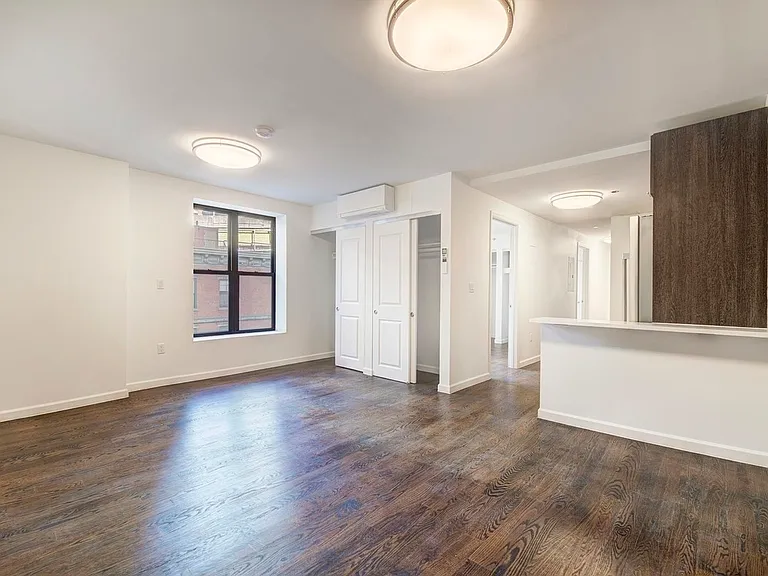 539 9th Ave #4 — Photo 4