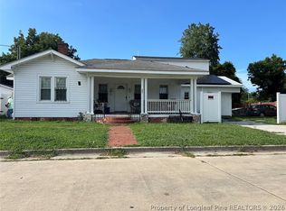 305 11th St, Lumberton, NC 28358