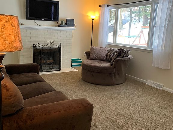 4th image of 185 Fox Creek Ct