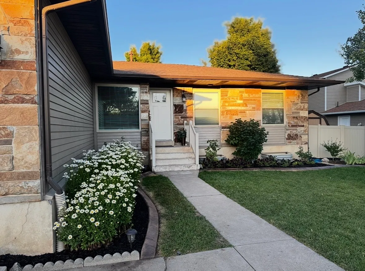 5 bed, 3000 sqft, $2,800 — Photo 2