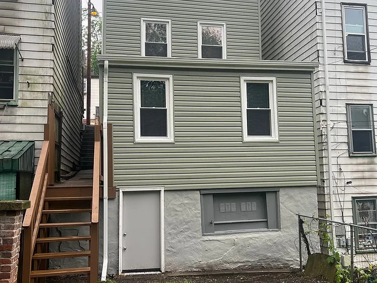 2677 S 18th St — Photo 39