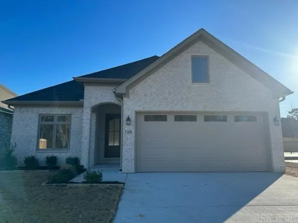 138 Woodlands Park Dr, Little Rock, AR 72211