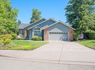 3229 Sycamore Way, Medford, OR 97504