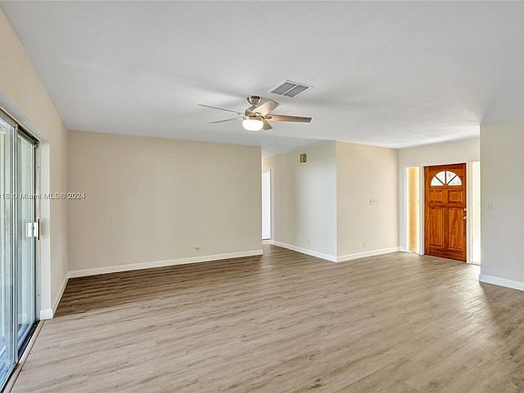 5th image of 4103 NW 75th Ave