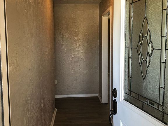 3rd image of 5510 NW Cottonwood Dr