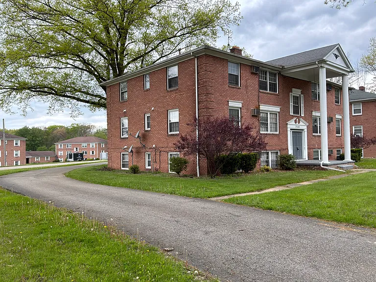 5020 Forest Park Pl #2 — Photo 3