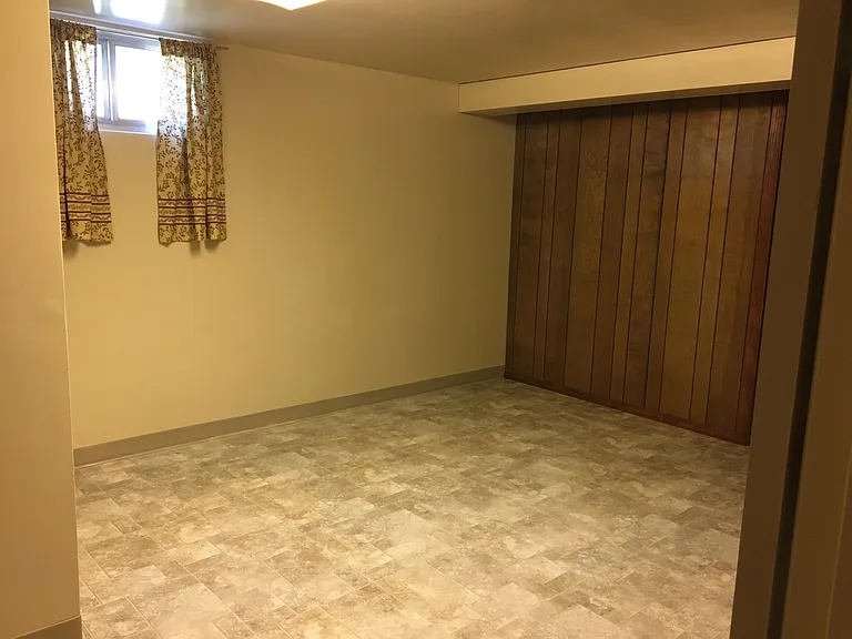 145 N 900 W — Photo 11
