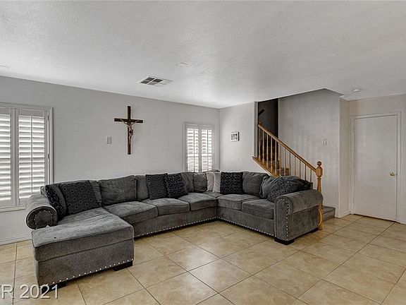 5th image of 1131 Orange Meadow St