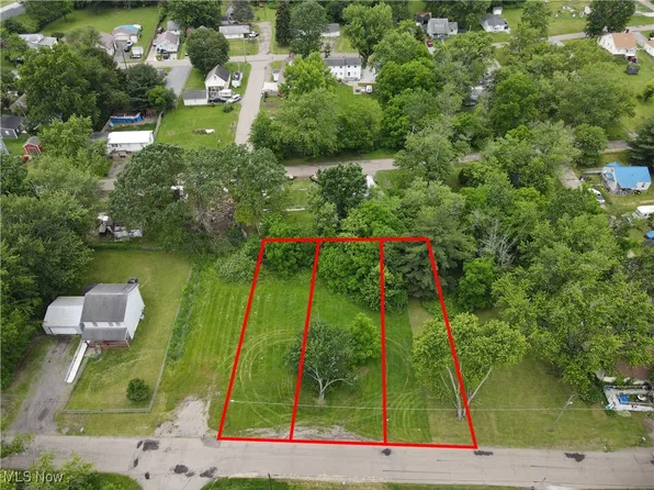 Baumford Ave SE, Canton, OH 44707