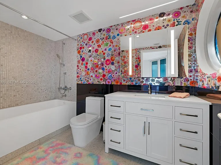 5801 Collins Ave #1200 — Photo 42