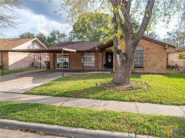 3303 Flamingo Dr, Victoria, TX 77901