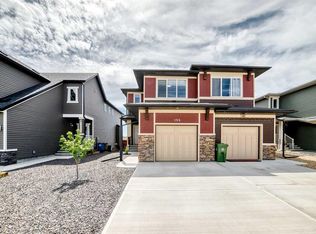 159 N Willow Pl, Cochrane, AB T4C 2S6