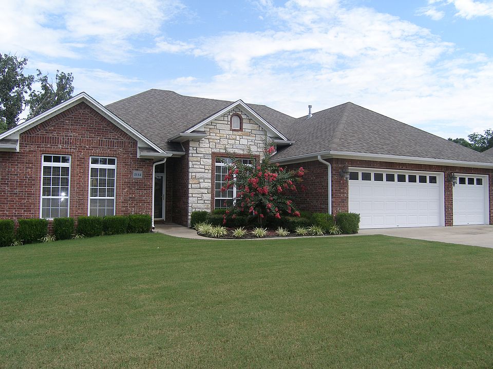 1st image of 2112 Loveland Dr