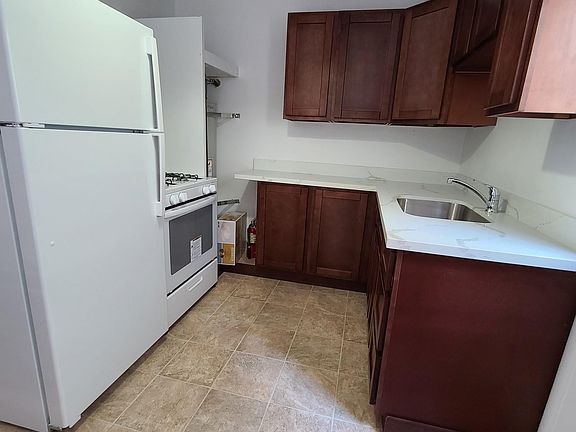 2nd image of 1042 Solano Ave
