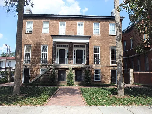 224 E Huntingdon St Photo 1