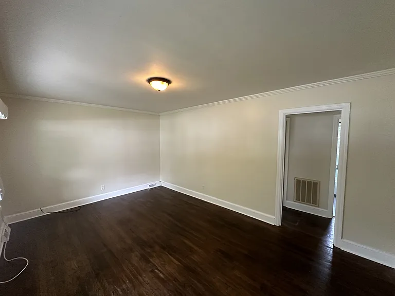 373 Juless St — Photo 9