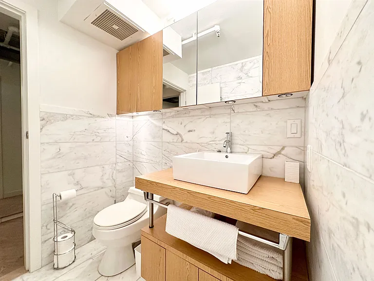 550 Beatty St #5-4 — Photo 19