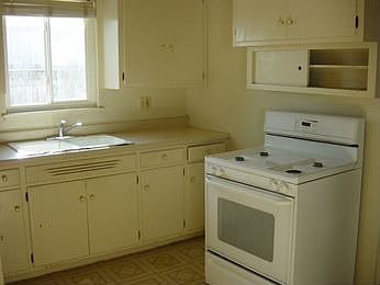 3rd image of 5831 69th St