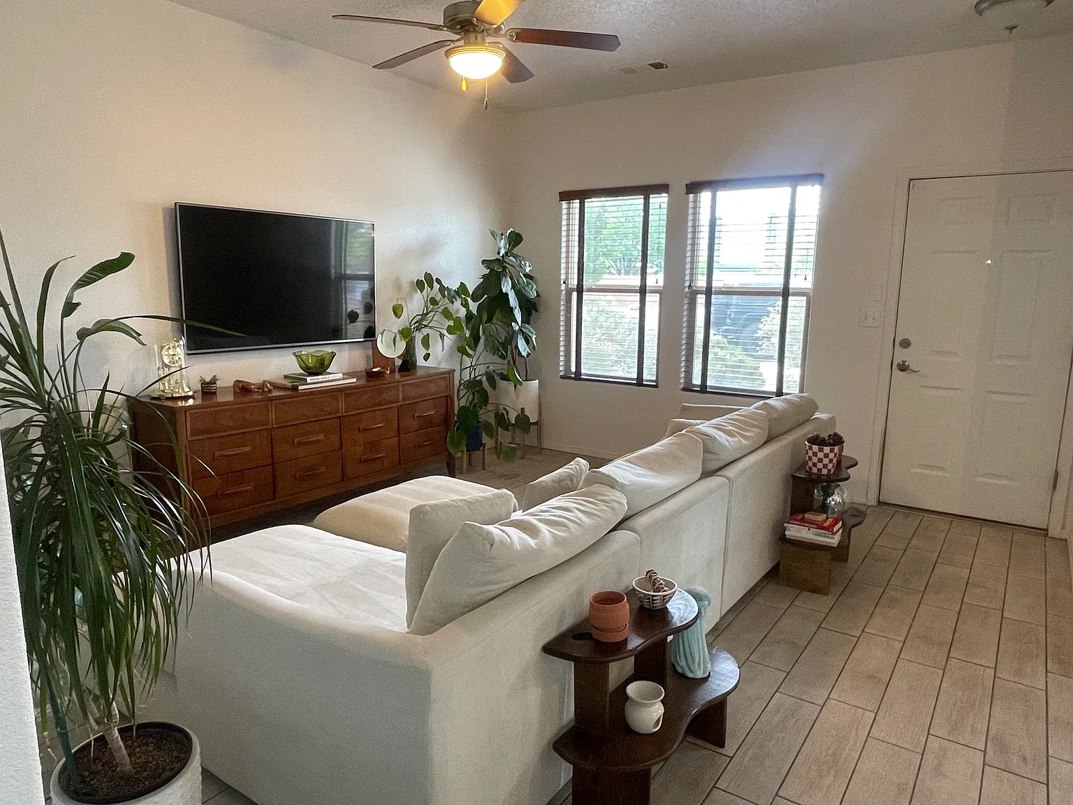 3 bed, 1650 sqft, $2,300 — Photo 3
