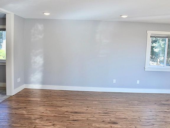 3rd image of 2863 Thorndyke Ave W APT 302