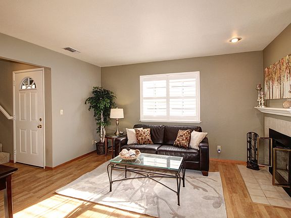 3rd image of 679 Capela Way