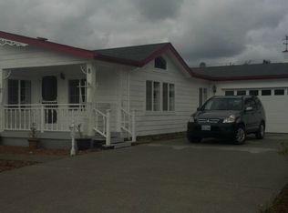 8 Christmas Tree Ln, Shelton, WA 98584