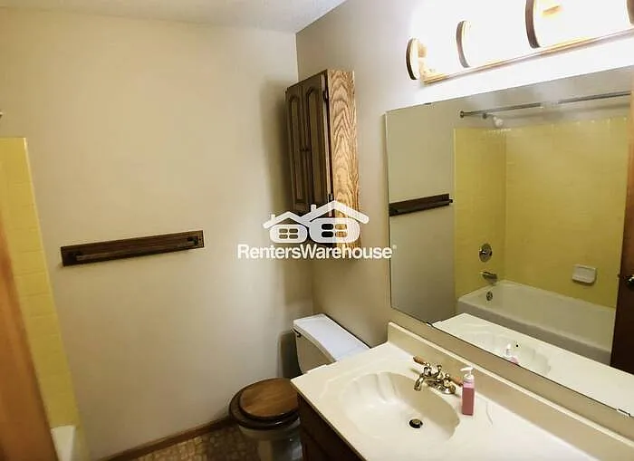 11221 Xavier Cir — Photo 8
