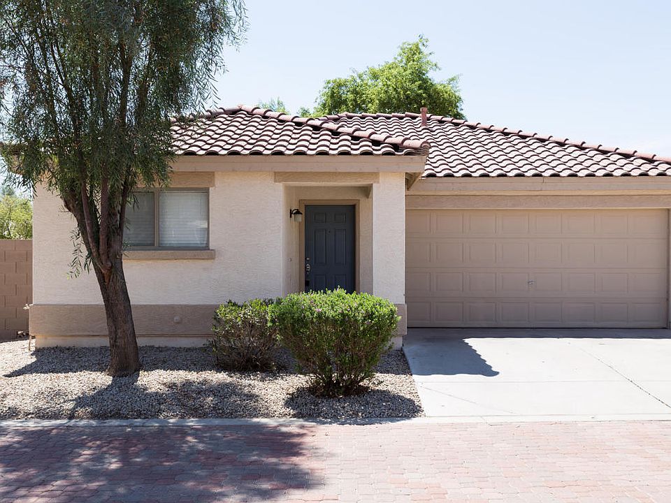 1st image of 2438 E Palm Beach Dr