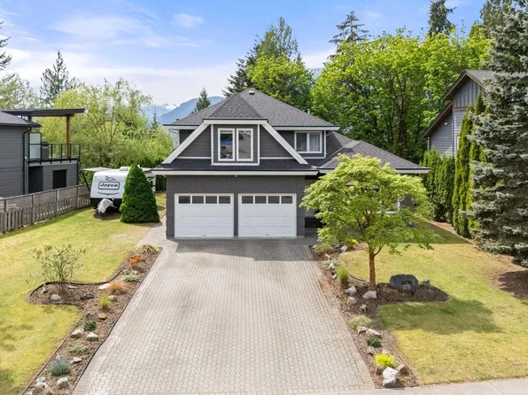 1070 Glacier View Dr, Squamish, BC V8B 0P8