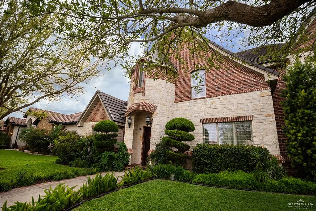 4 bed, 4.5 bath, 4741 sqft, $7,000 — Photo 4