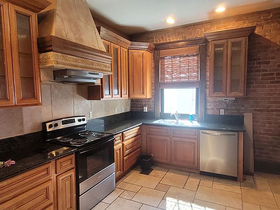 4th image of 2106 Bailey Ave