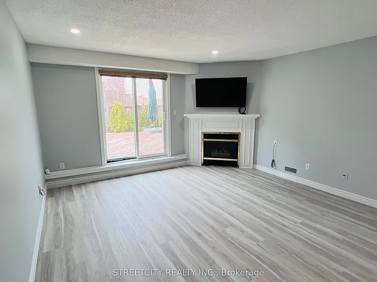 1279 Aldersbrook Rd — Photo 19