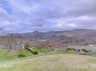 87 Heavens View Rd, Waynesville, NC 28786