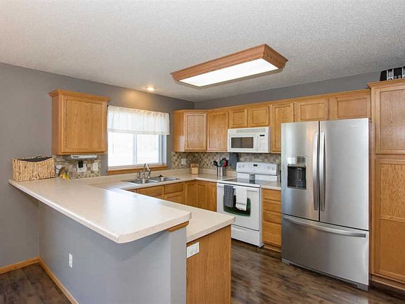 3rd image of 512 Sicily Ct