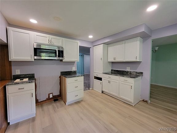 4th image of 112 Joanie Ln