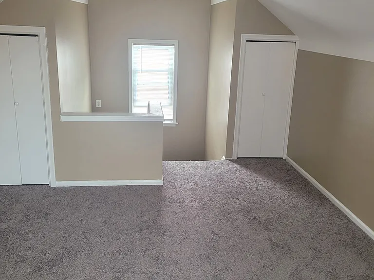 19420 Huntington Rd — Photo 25