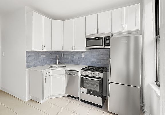 3rd image of 238 8th St APT 1R