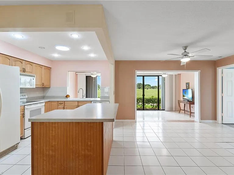 4105 Lakewood Blvd #E-18 — Photo 12